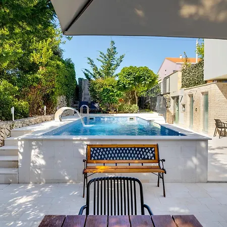 Spacious With Private Heated Pool, Diklo * Zadar