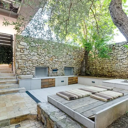 Spacious With Private Heated Pool, Diklo * Zadar