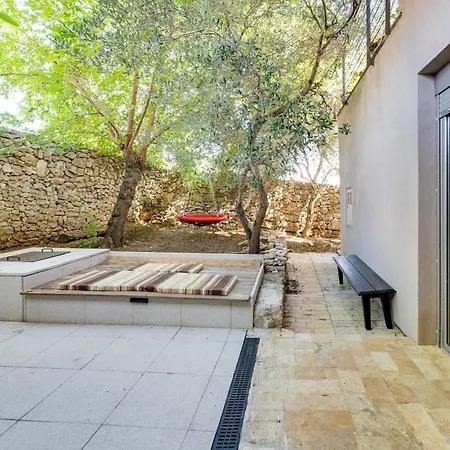 Spacious With Private Heated Pool, Diklo Apartment *