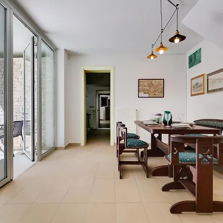 Spacious With Private Heated Pool, Diklo Zadar