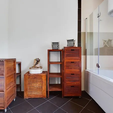 Spacious With Private Heated Pool, Diklo Apartment *