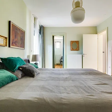Spacious With Private Heated Pool, Diklo