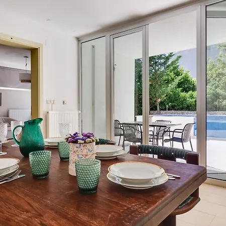 Spacious With Private Heated Pool, Diklo * Zadar